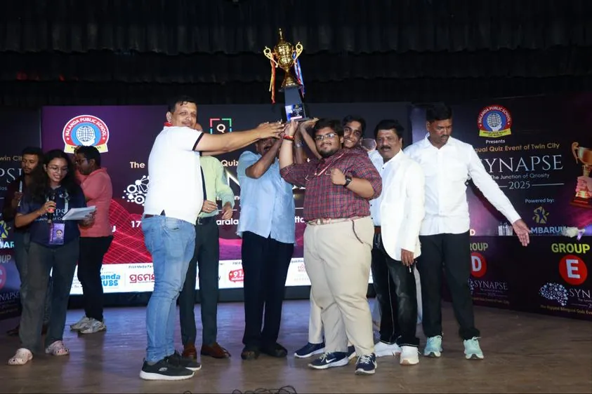 Champions lift the trophy, Synapse 2025